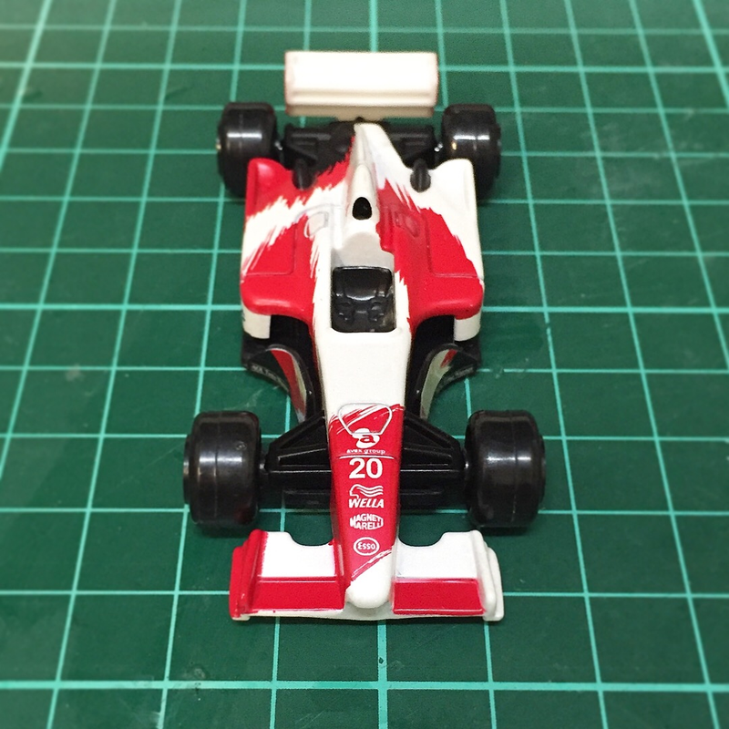 Illustration for article titled LaLD Car Week Wildcard - Is it red, or is it white?